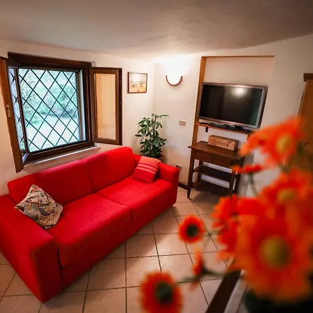 Casa Fiore E Vigneti Feriehus *